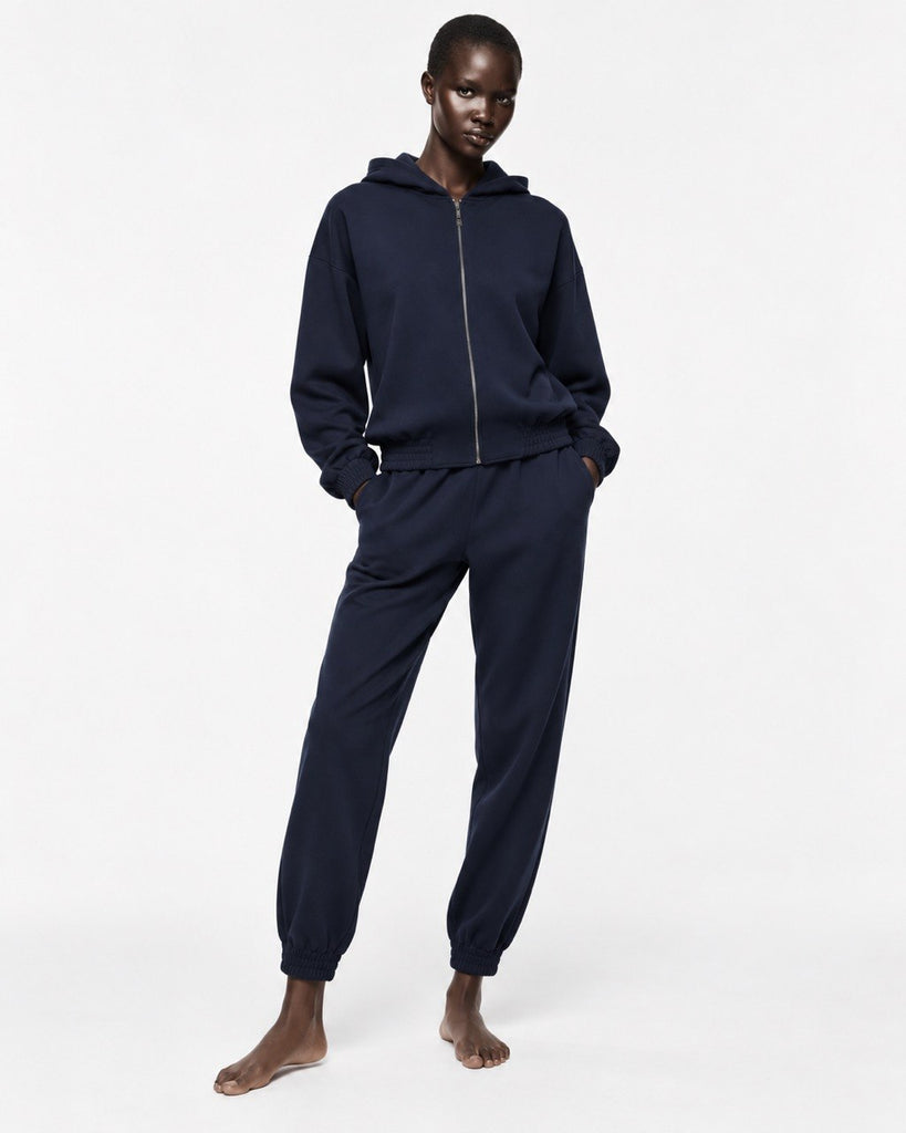 Suit with zipper 742411
